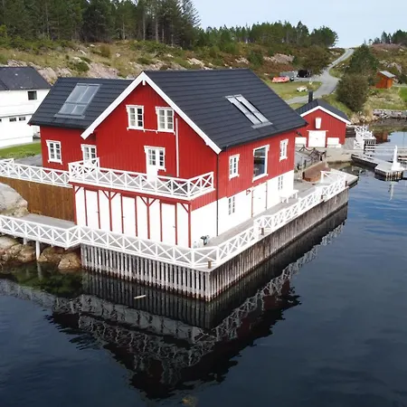 Atlantic Road Seaside Housing Apartment Litlrossoya