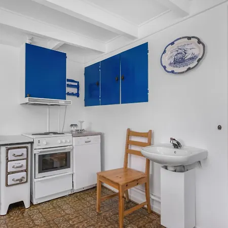 Atlantic Road Seaside Housing Apartment Litlrossoya