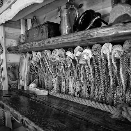 Atlantic Road Seaside Housing * Litlrossoya