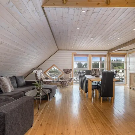 Atlantic Road Seaside Housing * Litlrossoya